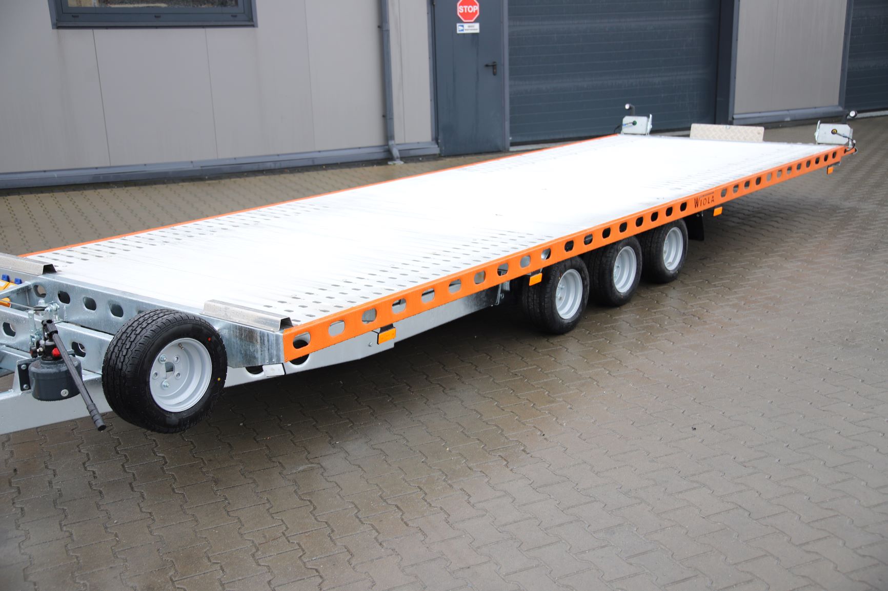 Wiola Uchylna L35G65P - heavy duty three-axle trailer, 650x208 cm, GVW 3500 kg - image 2