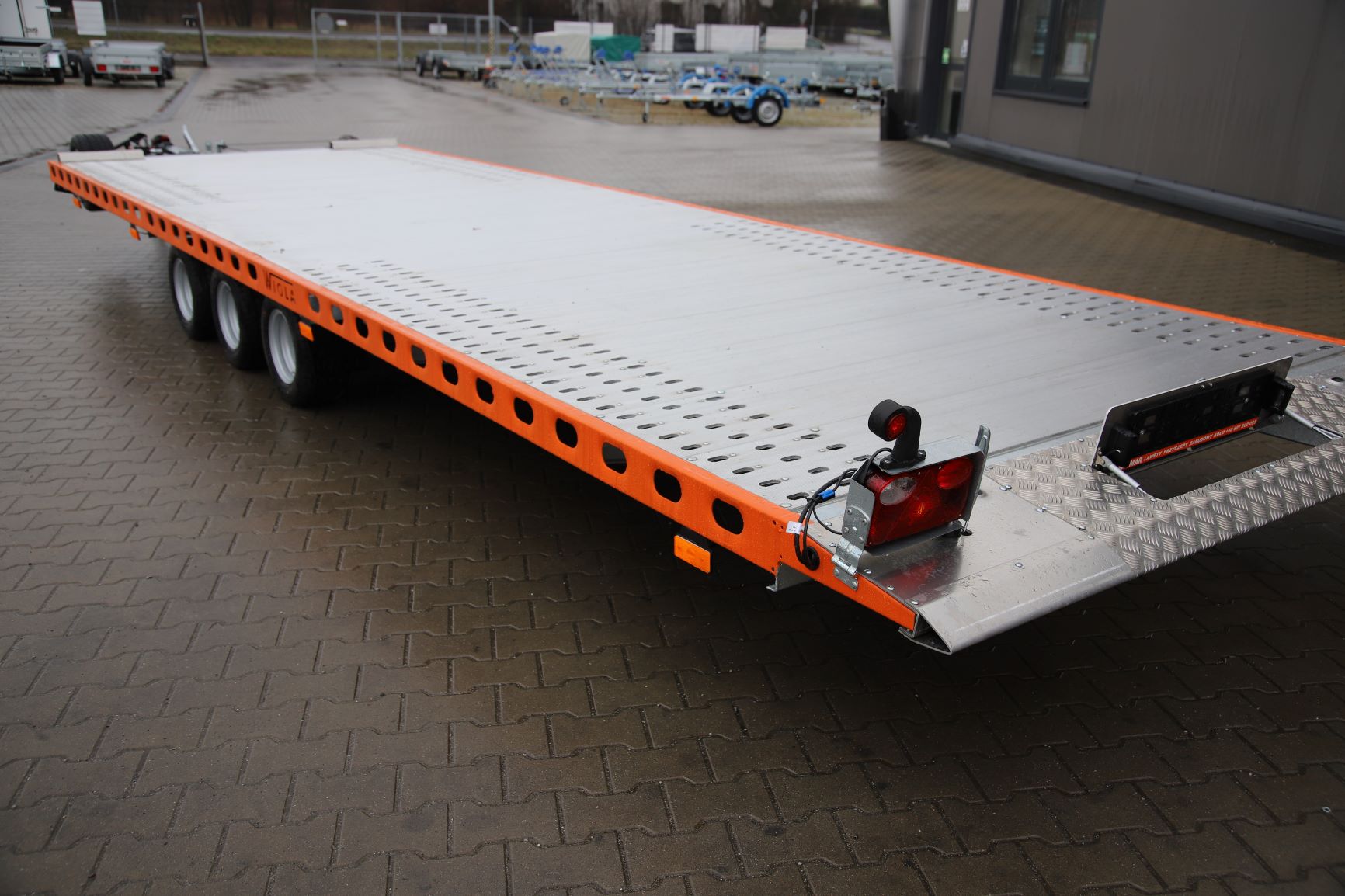Wiola Uchylna L35G65P - heavy duty three-axle trailer, 650x208 cm, GVW 3500 kg - image 7
