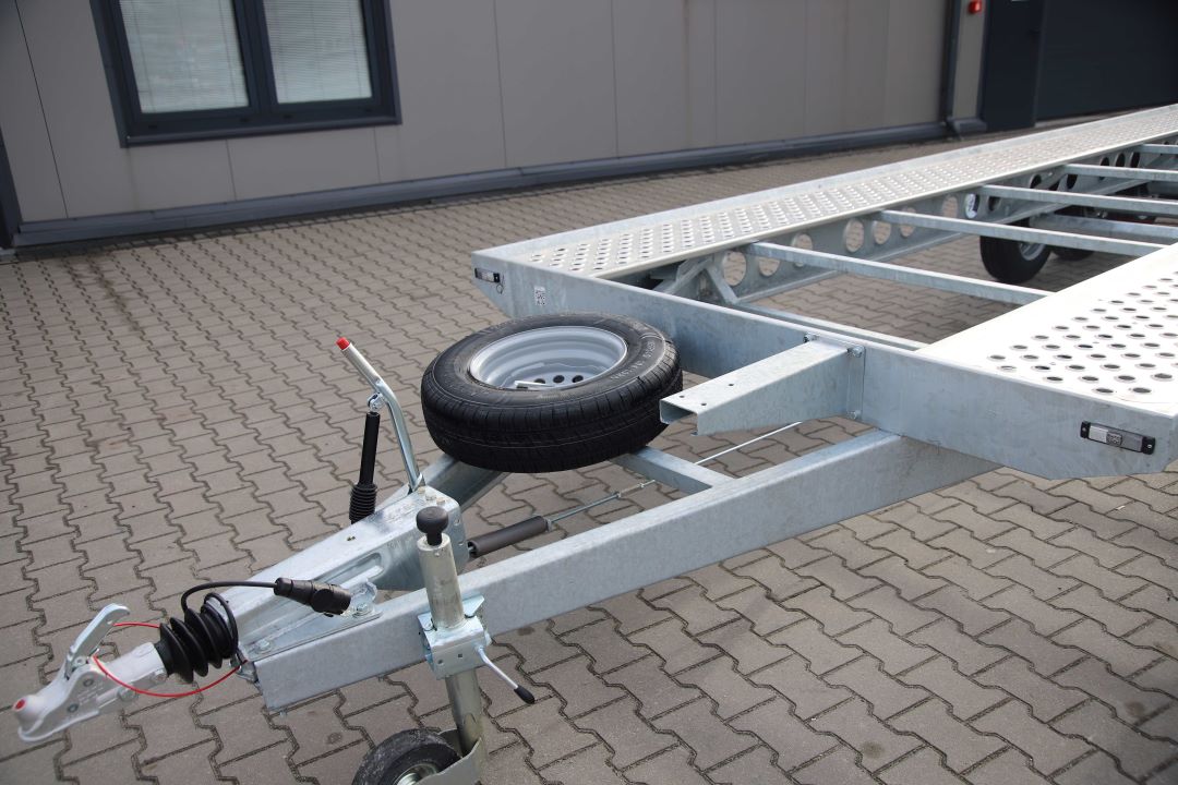 Gala Taurus T8535S - three-axle car transporter, 850x205 cm, GVW 3500 kg - image 7