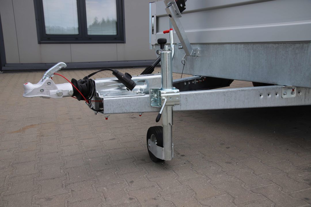 Niewiadów Boss 5.0 13C – przyczepa ciężarowa trzyosiowa, 500x210 cm, DMC 3500 kg - zdjęcie 3