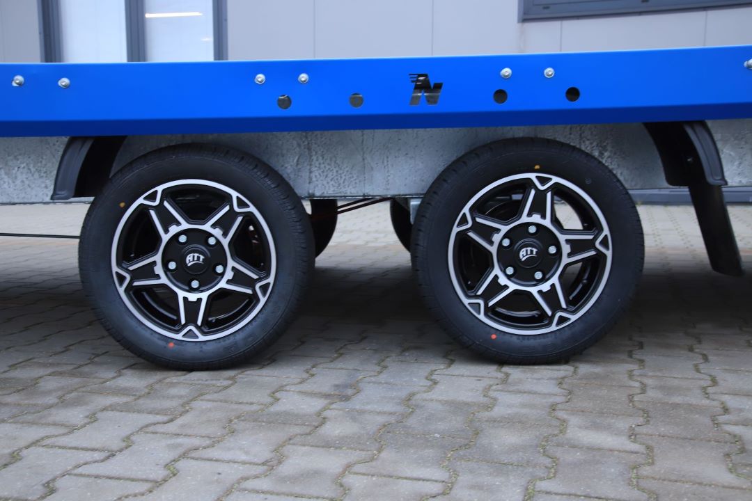 Niewiadów Jupiter NM 4.5 13C alu ryfel niebieska blenda alu felgi - zweiachsiger Autotransporter, 450x195 cm, zGG 2700 kg - Bild 7