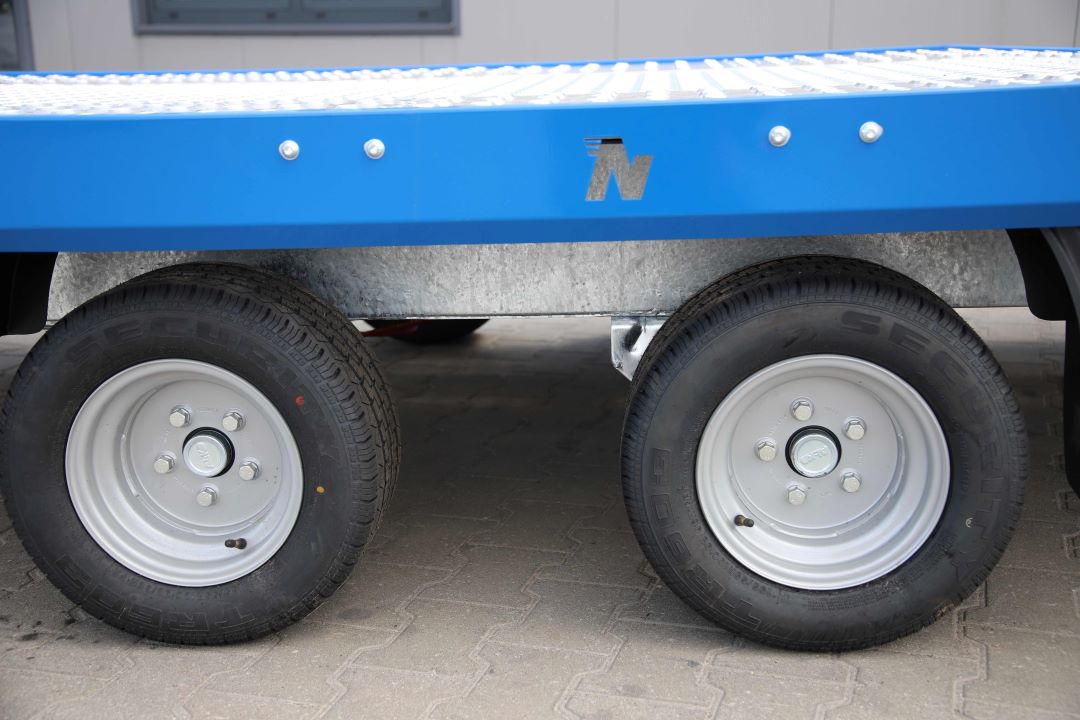 Niewiadów Jupiter NM 4.5 10C alu ryfel niebieska blenda - zweiachsiger Autotransporter, 450x195 cm, zGG 2700 kg - Bild 9