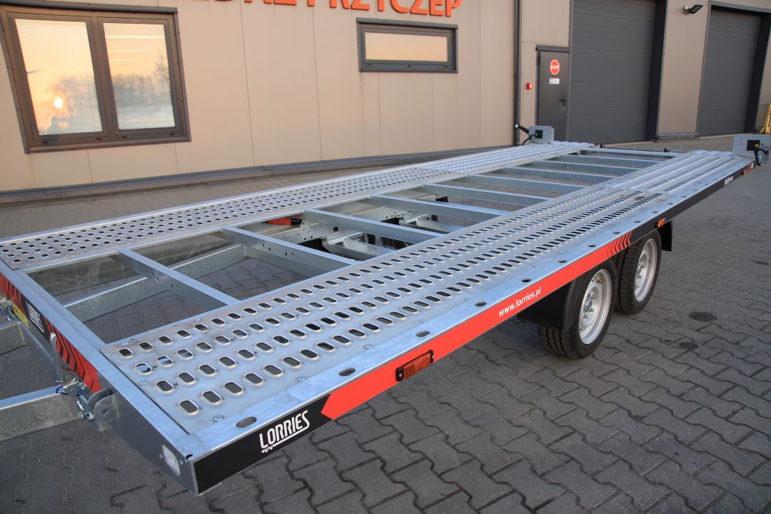 Lorries PLI35-5021 ze zintegrowanymi podjazdami uchylna full LED - twin-axle car transporter, 500x210 cm, GVW 3500 kg - image 5