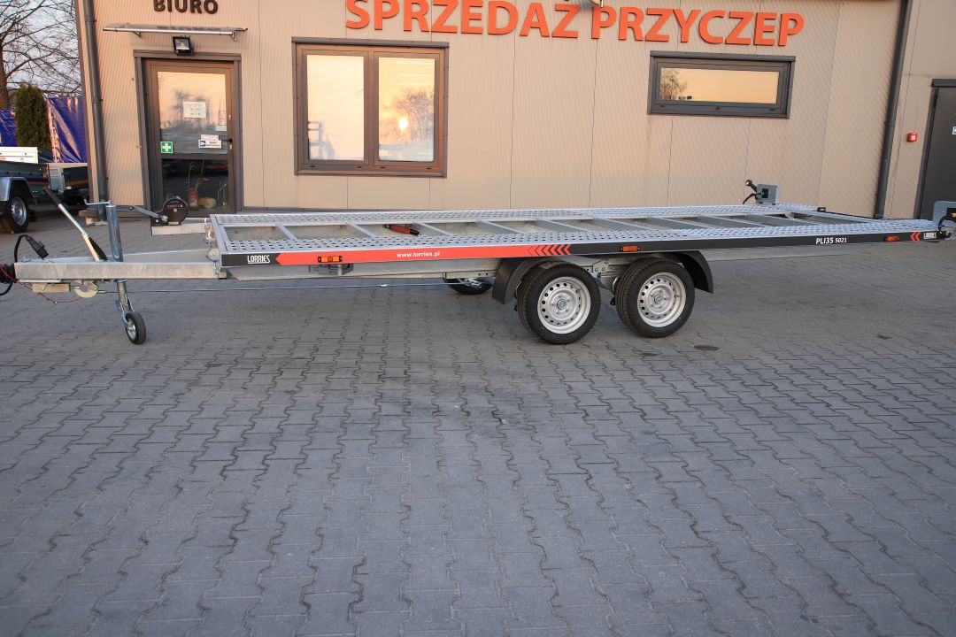 Lorries PLI35-5021 ze zintegrowanymi podjazdami uchylna full LED - twin-axle car transporter, 500x210 cm, GVW 3500 kg - image 6
