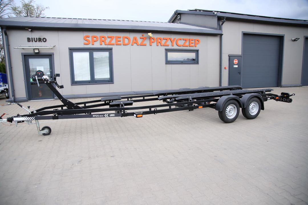 Lorries PP25-8025 tylne lampy LED w kolorze czarnym - boat trailer, 780x252 cm, GVW 2700 kg - image 4