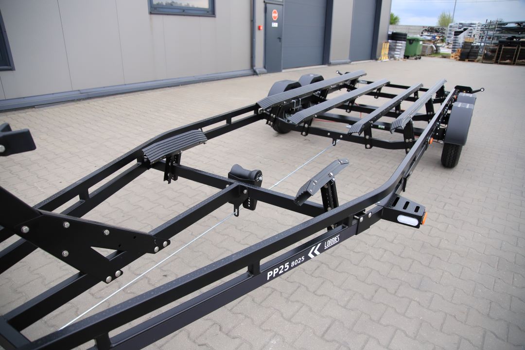 Lorries PP25-8025 tylne lampy LED w kolorze czarnym - boat trailer, 780x252 cm, GVW 2700 kg - image 6