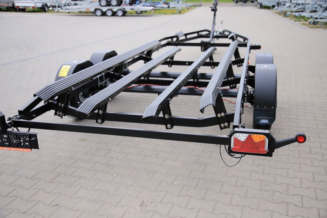 Lorries PP25-8025 tylne lampy LED w kolorze czarnym - boat trailer, 780x252 cm, GVW 2700 kg - image 10