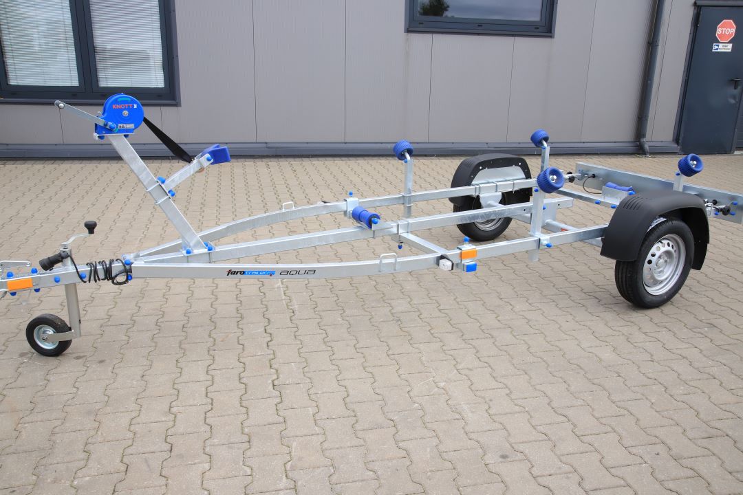 Faro Aqua z rolkami - Bootsanhänger, 500x170 cm, zGG 750 kg