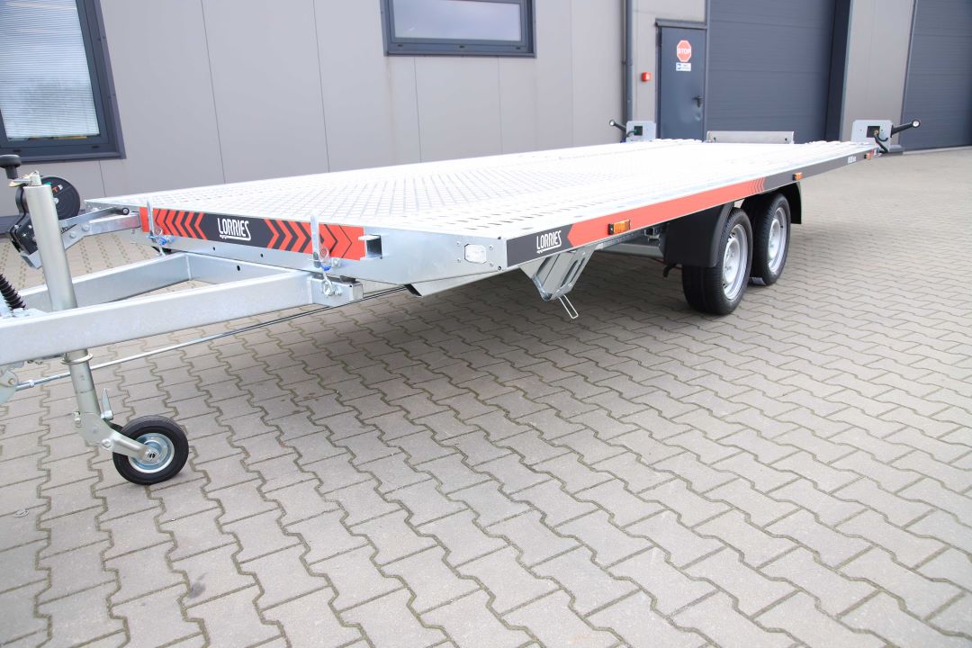 Lorries PLI35-5021 ze zintegrowanymi podjazdami uchylna alu ryfel – laweta dwuosiowa, 500x210 cm, DMC 3500 kg - zdjęcie 4