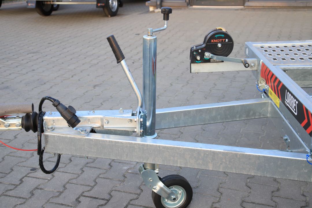 Lorries PL27-4521 uchylna full LED - twin-axle car transporter, 450x210 cm, GVW 2700 kg - image 4