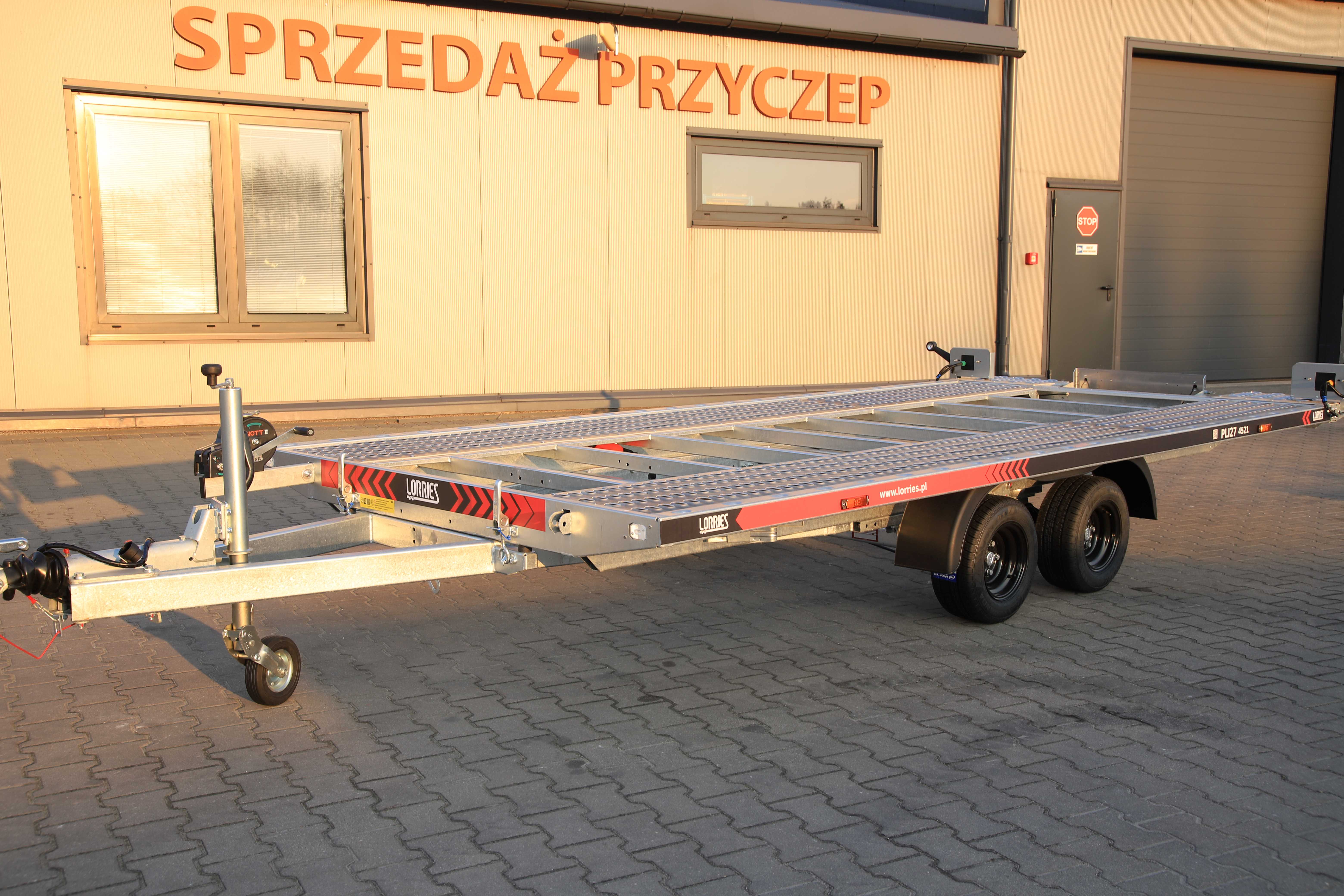 Lorries PLI27-4521 ze zintegrowanymi podjazdami uchylna full LED - zweiachsiger Autotransporter, 450x210 cm, zGG 2700 kg