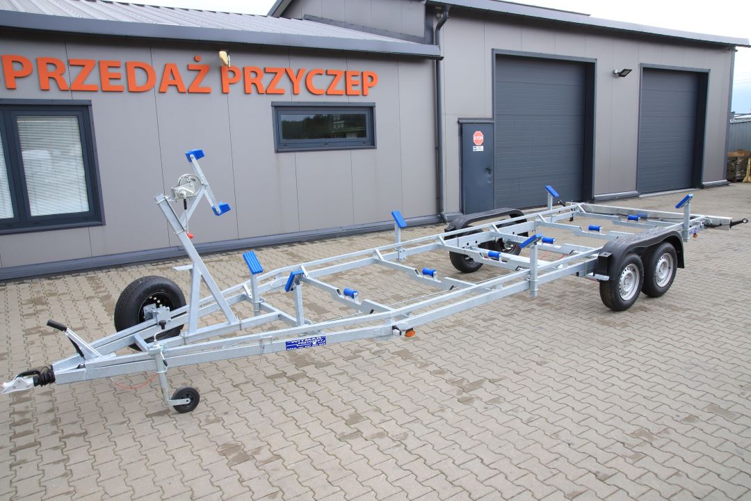 Niewiadów DMC - Bootsanhänger, 850x250 cm, zGG 2700 kg
