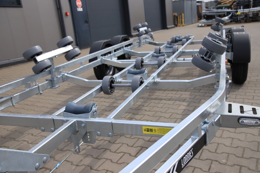 Lorries PP25-8025 tylne lampy LED - boat trailer, 780x252 cm, GVW 2700 kg - image 4