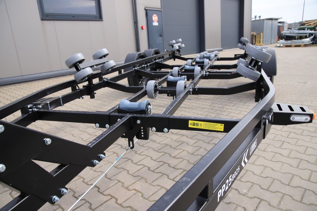 Lorries PP25-8025 tylne lampy LED z rolkami - boat trailer, 780x252 cm, GVW 2700 kg - image 4