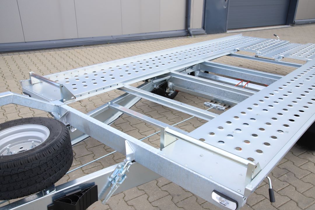 Niewiadów Sonda II - twin-axle car transporter, 400x195 cm, GVW 2500 kg - image 3