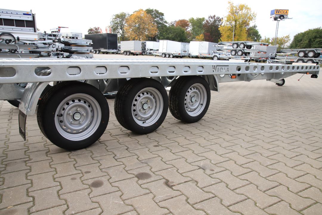 Wiola L35G85 13C - three-axle car transporter, 850x207 cm, GVW 3500 kg - image 5