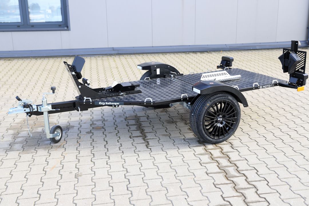 Balhanger MOTO-1 BLACK – przyczepa motocyklowa / quad, 238x104 cm, DMC 750 kg